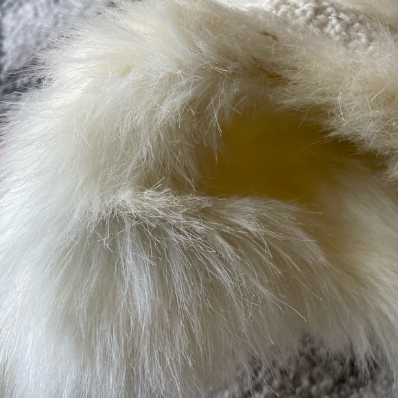 AEO Fuzzy Winter Hat - Picture 3 of 3